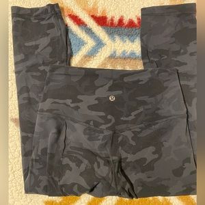 Lululemon aligns camo